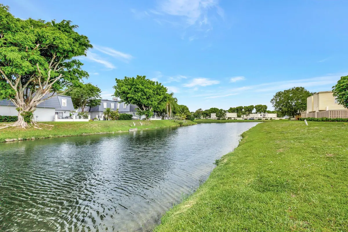 1586 Shaker Circle, Wellington, FL 33414 - #1