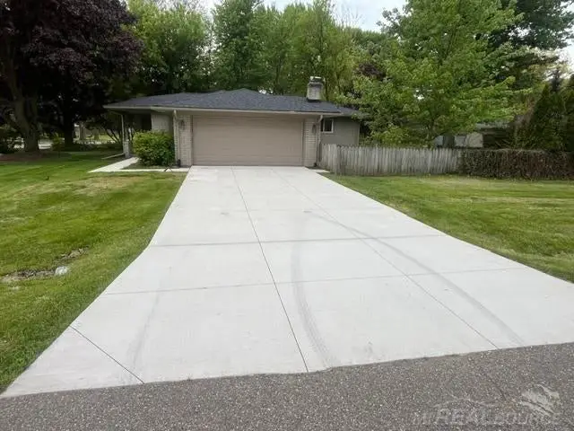 53431 Ruann, Shelby, MI 48316 - #2