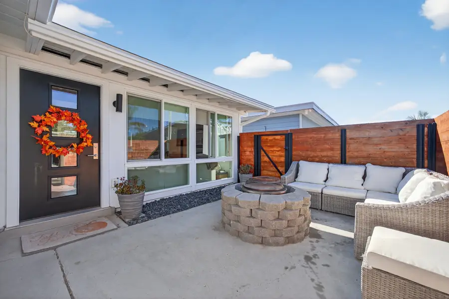 1040 Dover Lane, San Buenaventura Ventura, CA 93001 - Image #2