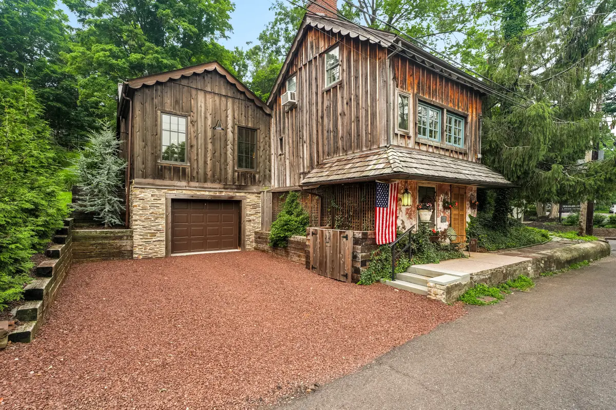 73 W Mechanic St, New Hope, PA 18938 - #1