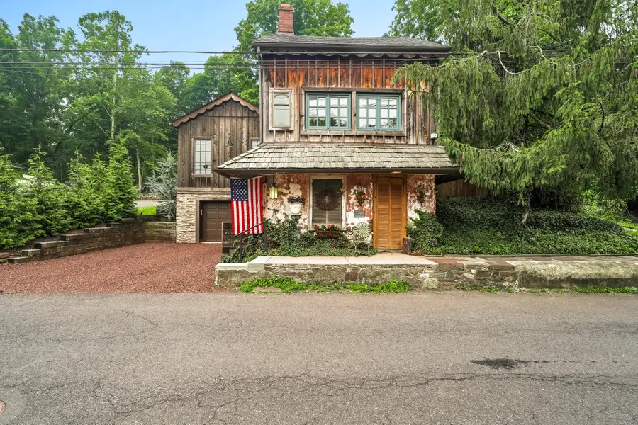 73 W Mechanic St, New Hope, PA 18938 - #2