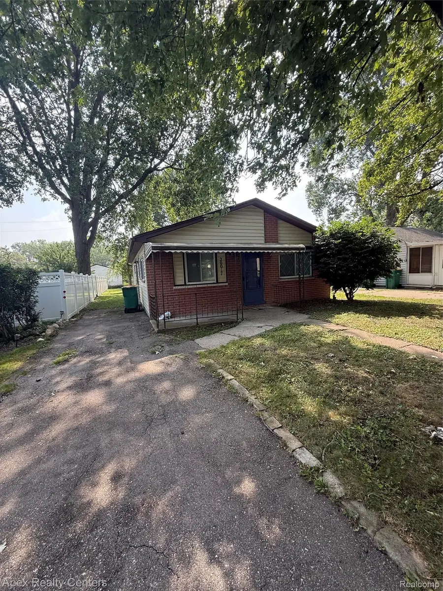 20017 Cornell Avenue, Brownstown, MI 48174 - #2