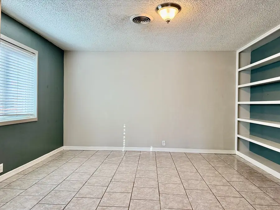 2515 Emerson Dr, Midland, TX 79705 - #3