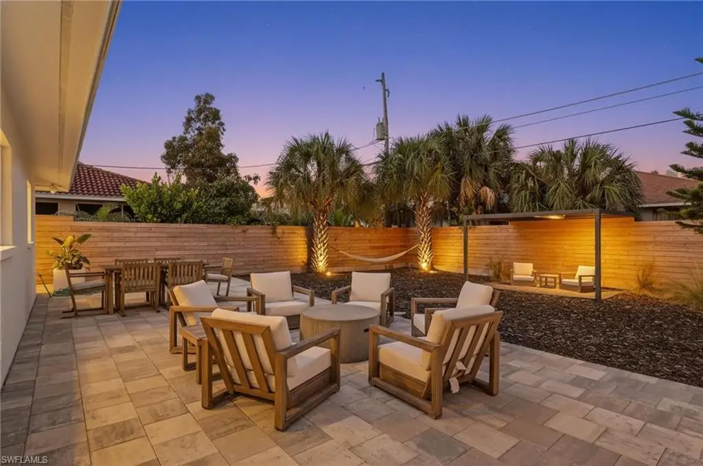 565 110th Avenue N, Naples, FL 34108 - #1