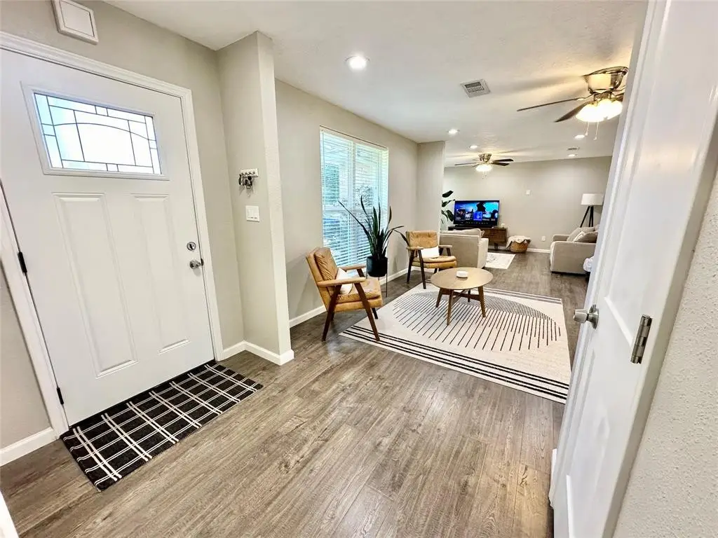 520 Castlelake Drive, Friendswood, TX 77546 - #1