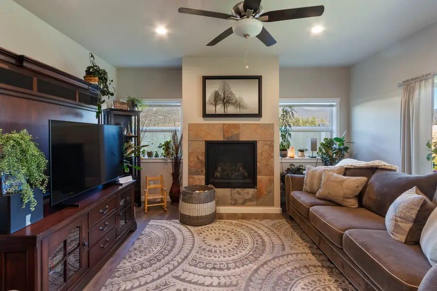 318 Creekview Ct, Sandpoint, ID 83864 - Image #2