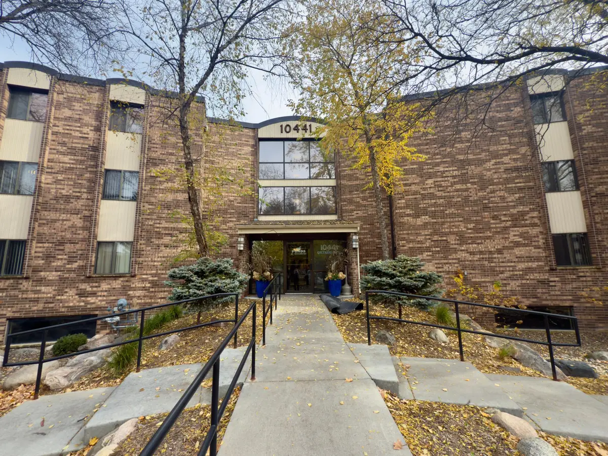 10441 Greenbrier Road #303, Hopkins, MN 55305 - #1