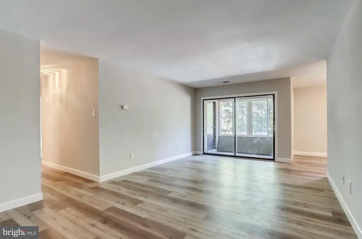 527 Florida Avenue #Unit 104, Herndon, VA 20170 - #1