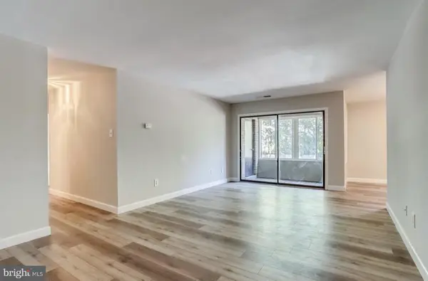 527 Florida Avenue #Unit 104, Herndon, VA 20170