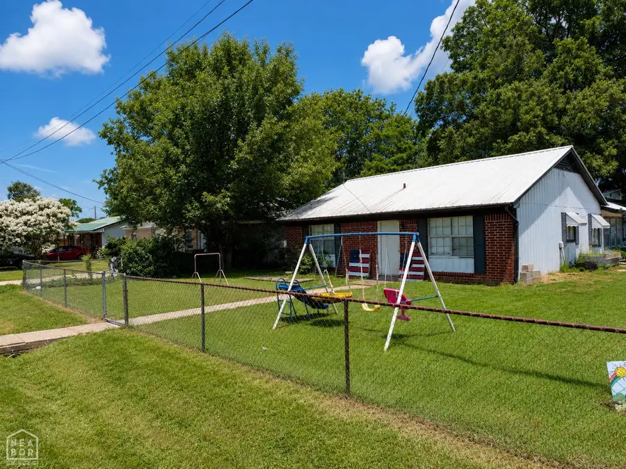 315 Howard Street, Paragould, AR 72450 - #2