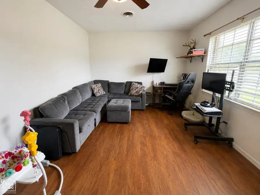 315 Howard Street, Paragould, AR 72450 - #3