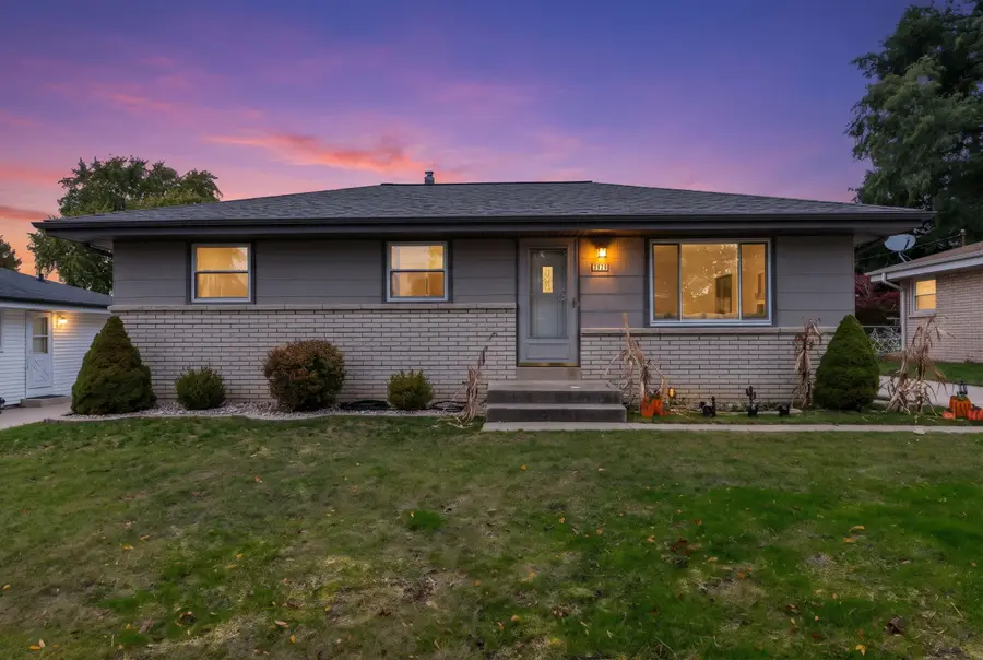 2932 E Dale Ave, Cudahy, WI 53110 - #2