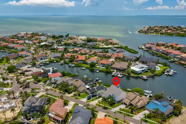929 Symphony Isles Blvd, Apollo Beach, FL 33572