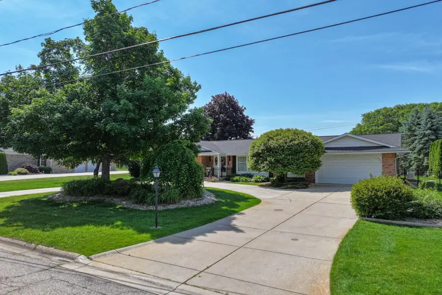 5466 Coral Ridge, Grand Blanc, MI 48439 - #2