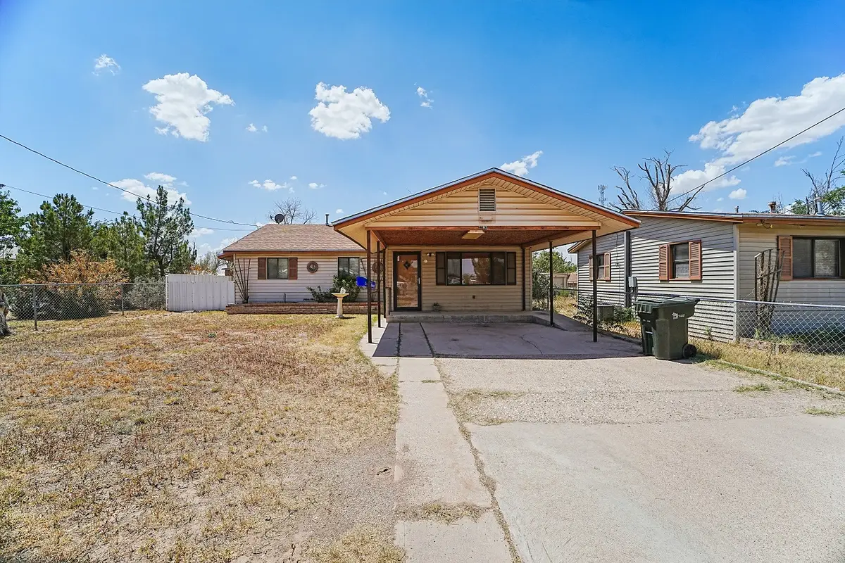 2307 Algerita St, Carlsbad, NM 88220 - #1