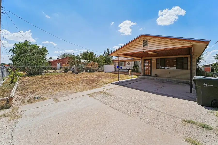 2307 Algerita St, Carlsbad, NM 88220 - #2