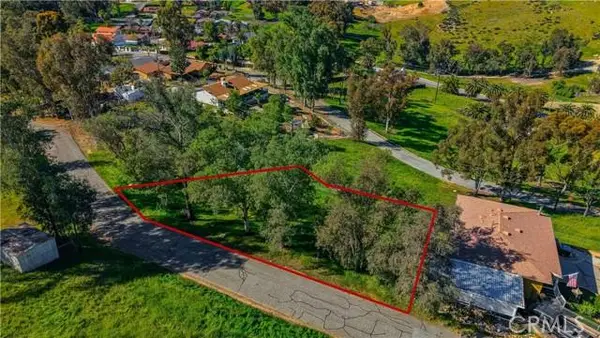 426 Sannelle Street, Lake Elsinore, CA 92530