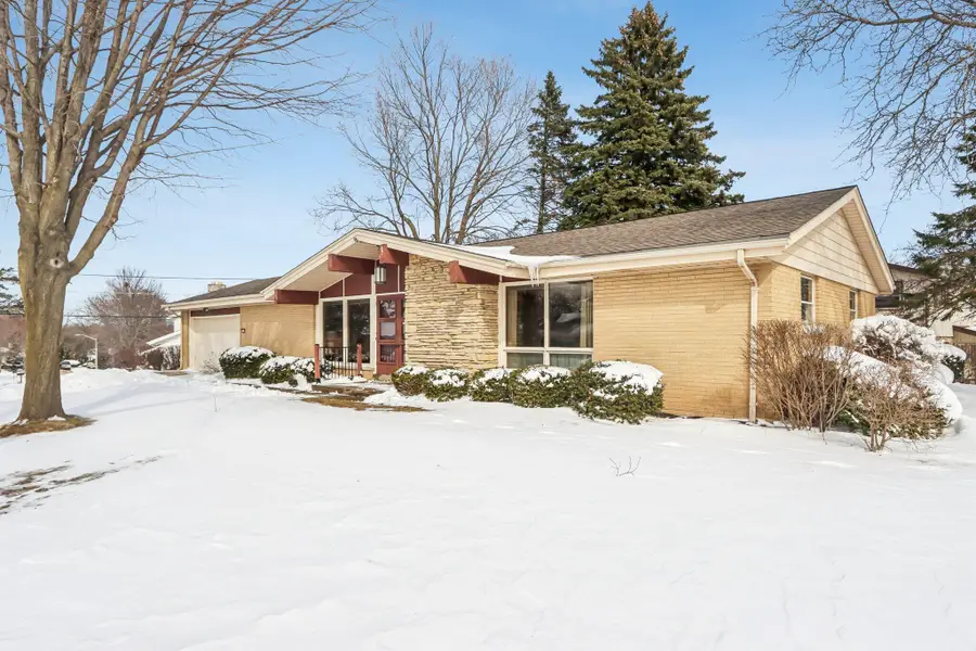 3254 S 121st St, West Allis, WI 53227 - #3