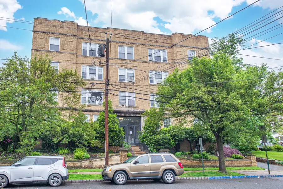 22 Saint Lukes Pl #A3, Montclair, NJ 07042 - #2