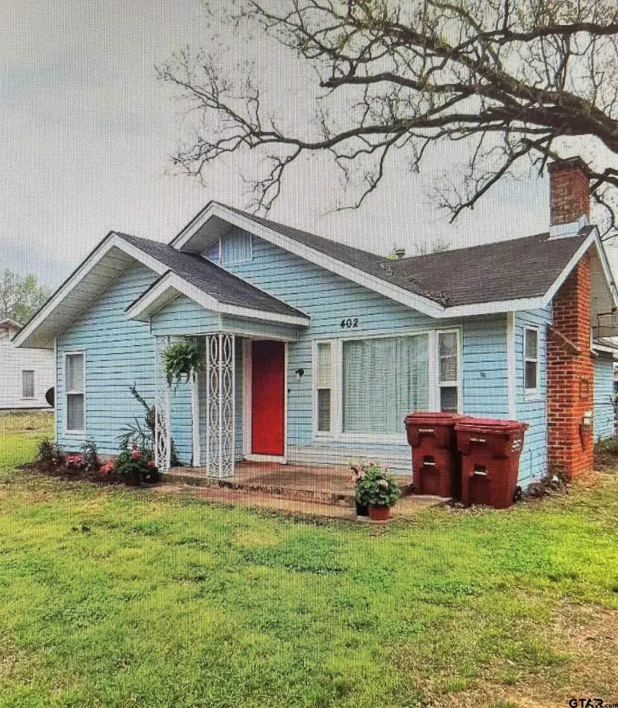 402 Clarksville St, Bogata, TX 75417 - #2