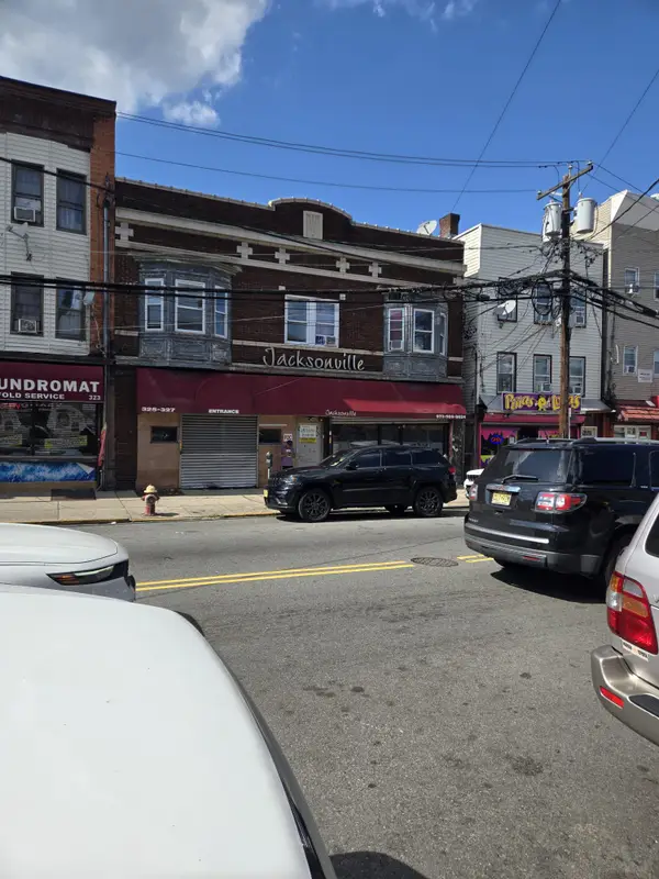 325-329 Grand St #2L, Paterson, NJ 07505