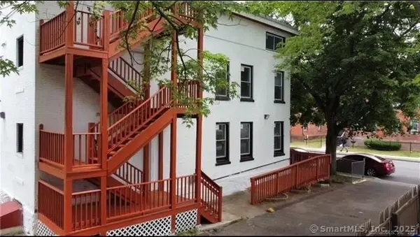 33 Center Street #2nd Floor #2nd Floor, Hartford, CT 06120