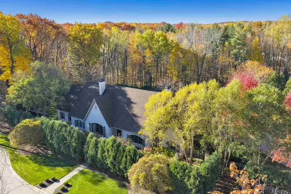 1250 Thayer Trail, HOBART, WI 54155