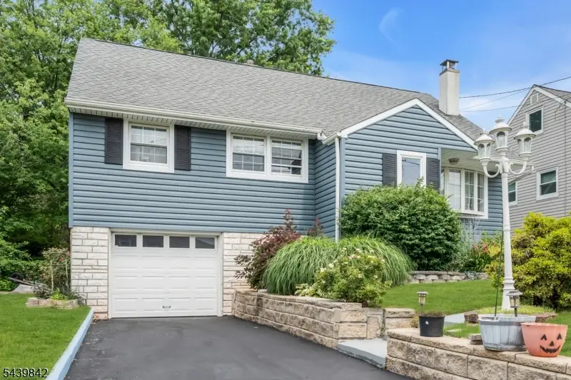 -21 Mcguire Street, Menlo Park Terrace, NJ 08840 - #2