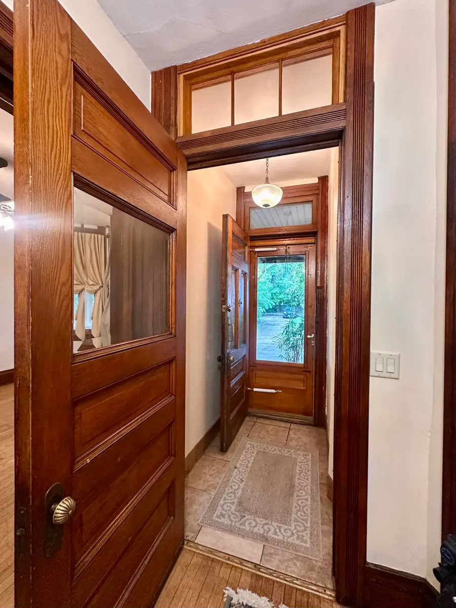 546 N 32nd St, Milwaukee, WI 53208 - #3