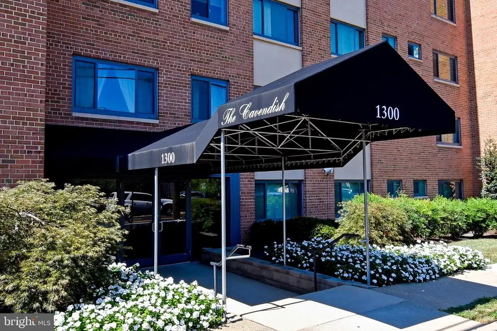 1300 S Arlington Ridge Road , 204, Arlington, VA 22202 - #1