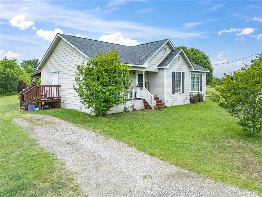 224 Skrivanek Road, Ennis, TX 75119 - Image #2