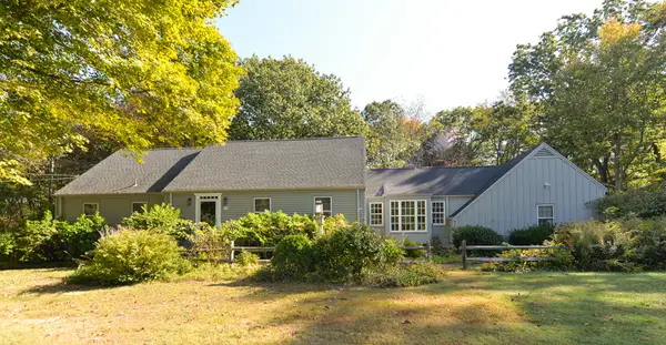 72 Carriage Drive, Middlebury, CT 06762