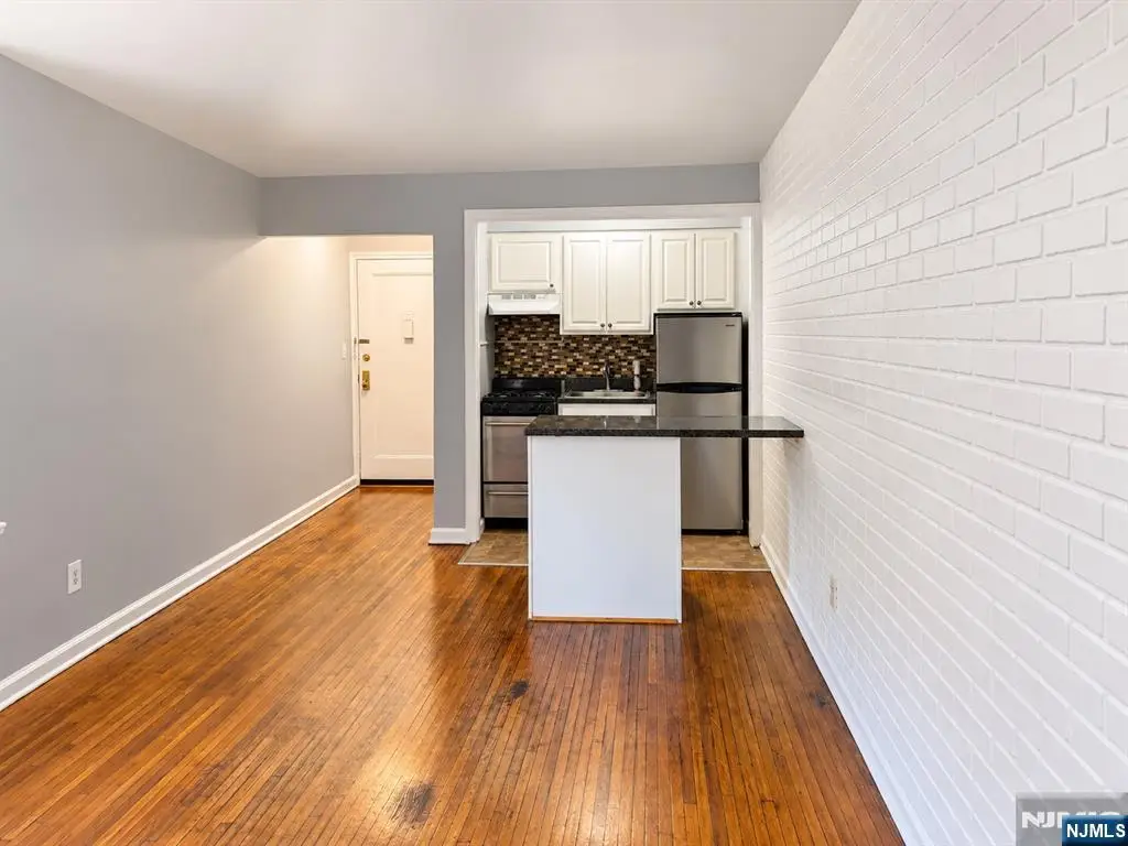 306 Grafton Avenue , 1M, Newark, NJ 07104 - #1
