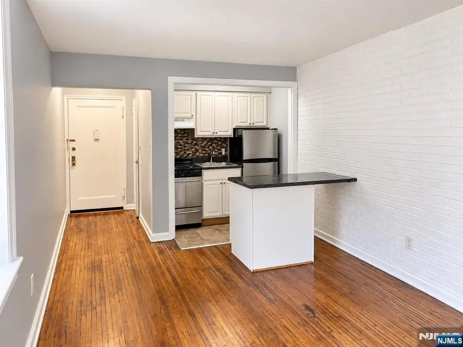 306 Grafton Avenue , 1M, Newark, NJ 07104 - #2
