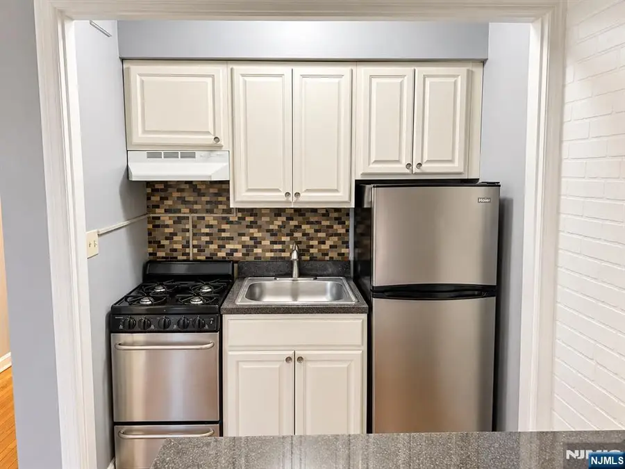 306 Grafton Avenue , 1M, Newark, NJ 07104 - #3