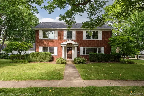 221 S Tompkins Street, Howell, MI 48843