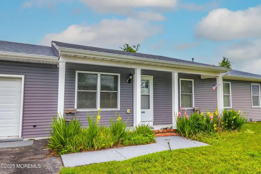 908 Sarasota Dr, Forked River, NJ 08731 - Image #2
