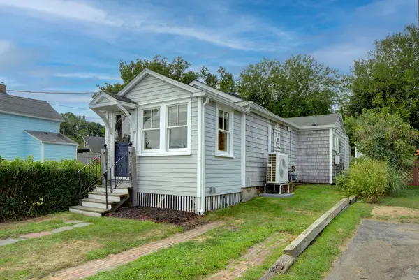 12 Atlantic Avenue, Portsmouth, RI 02871