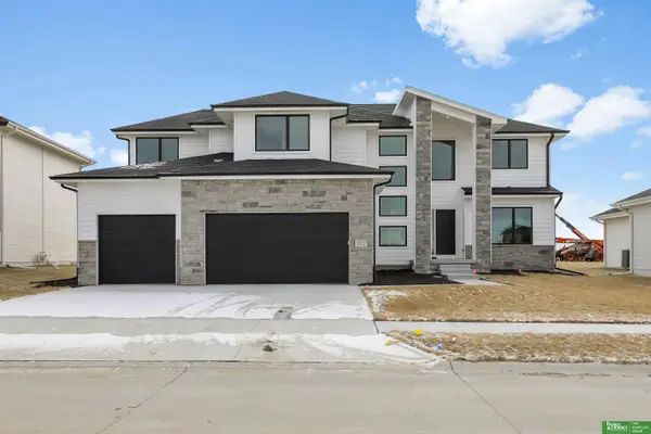 5717 N 197th Avenue, Elkhorn, NE 68022