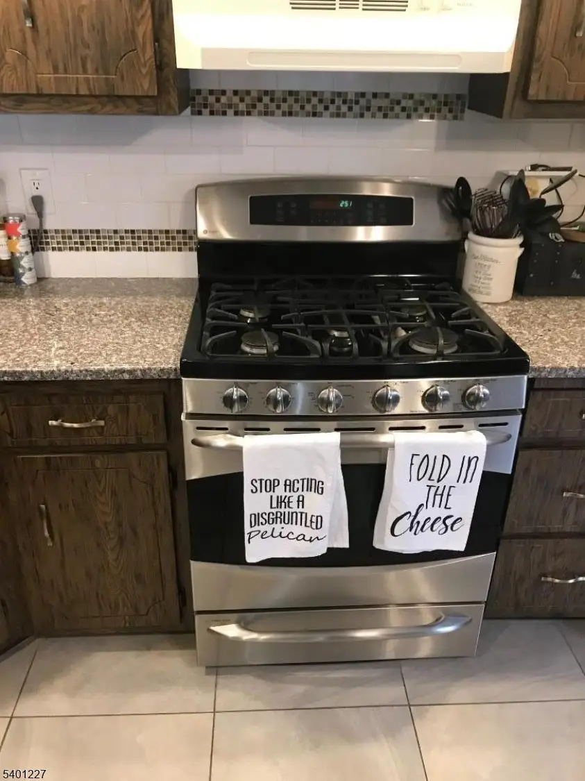 18 Hilton St, Belleville, NJ 07109 - #3