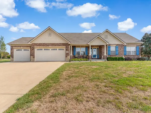 4009 Autumn Oak Drive, Smithton, IL 62285
