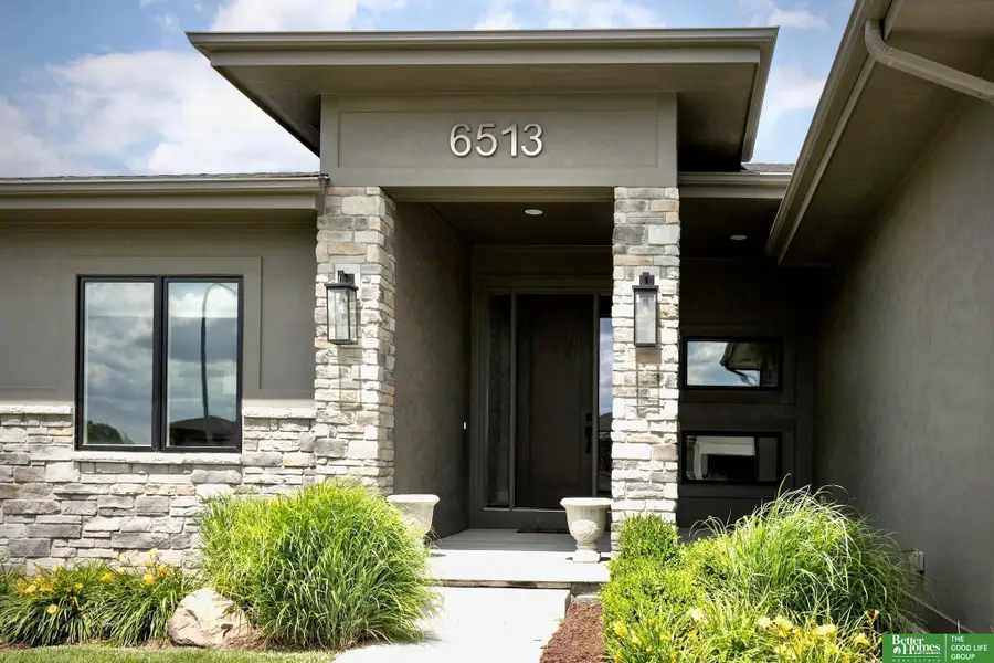6513 S 208th Avenue, Elkhorn, NE 68022 - #2