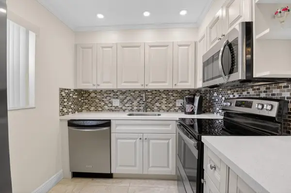 205 Flanders E #205, Delray Beach, FL 33484