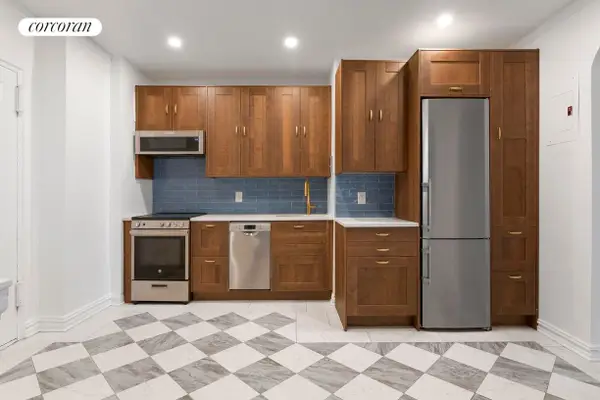 140 E 2nd Street #4R, Brooklyn, NY 11218