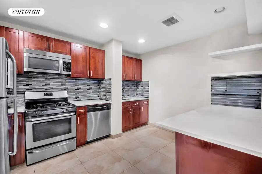 11-46 Welling Court, Queens, NY 11102 - #3