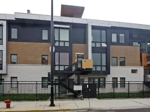 2224 W Madison Street #201, Chicago, IL 60612