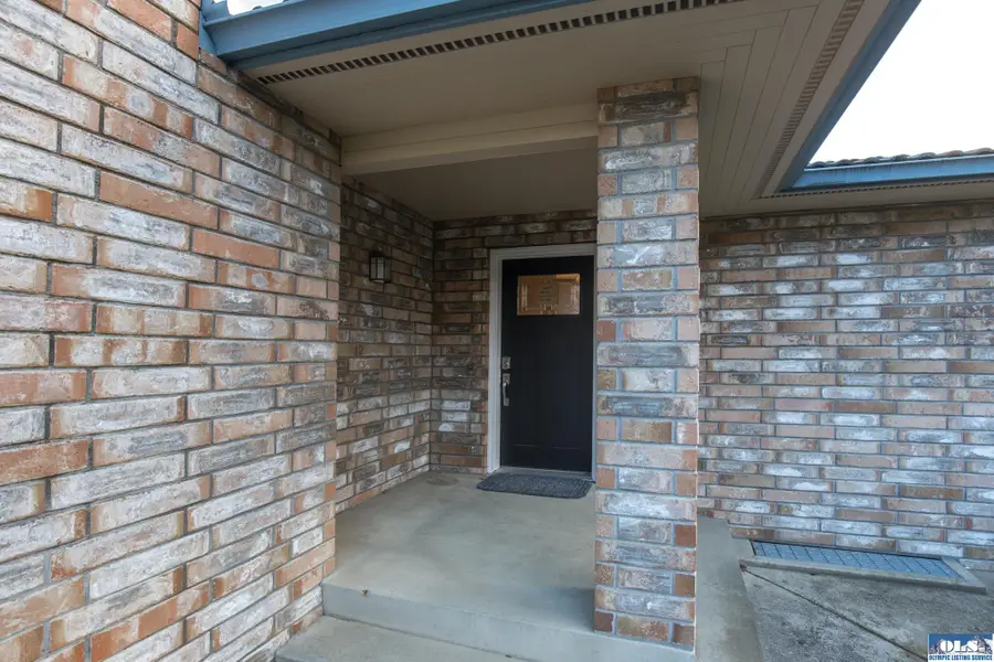 527 S Liberty Street, Port Angeles, WA 98362 - #2