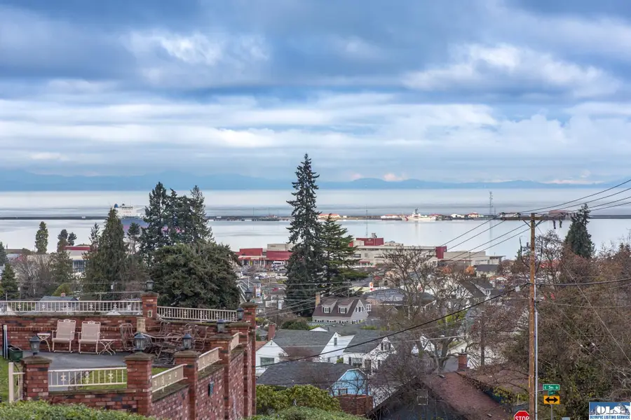 527 S Liberty Street, Port Angeles, WA 98362 - #3