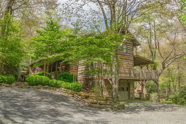 204 Huckleberry Trail, Blowing Rock, NC 28605