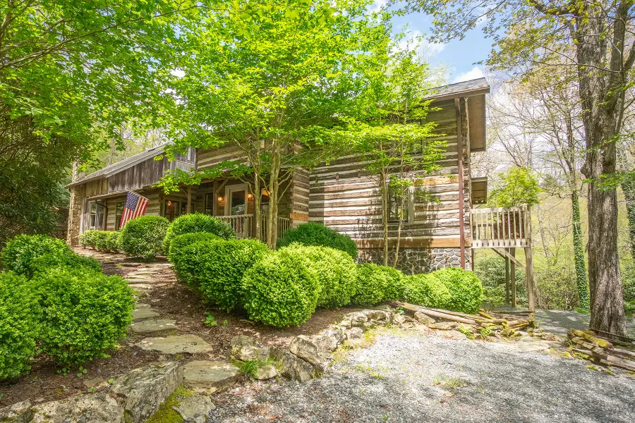 204 Huckleberry Trail, Blowing Rock, NC 28605 - Image #2